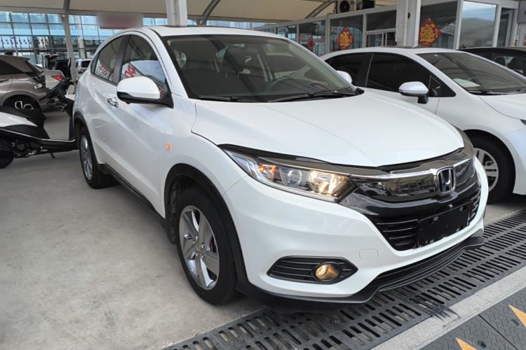Used Honda Vezel 2020 1.5L CVT Elite Edition Front Right 45 Deg