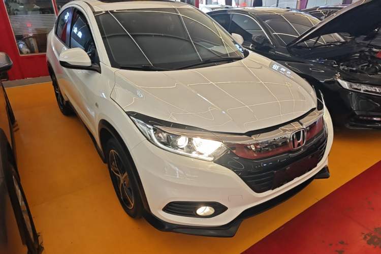 Used Honda Vezel 2020 1.5L CVT Pioneer Edition Front Right 45 Deg