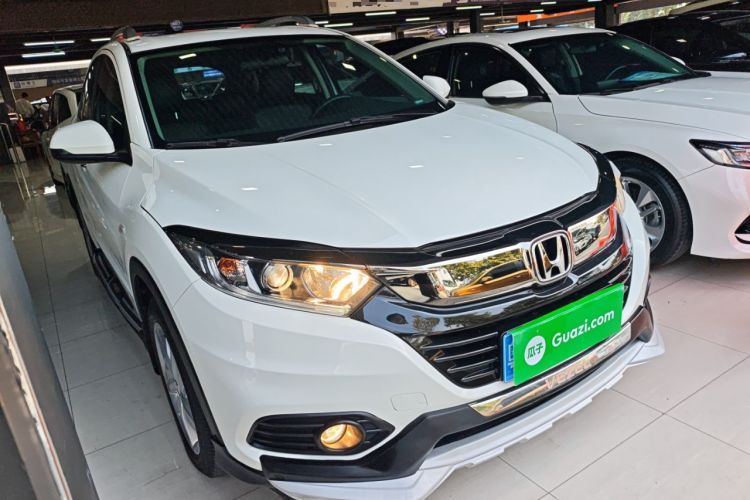 Used Honda Vezel 2020 220 TURBO CVT Elite Edition Front Right 45 Deg