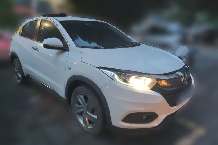 Used Honda Vezel 2020 1.5L CVT Elite Edition Front Right 45 Deg