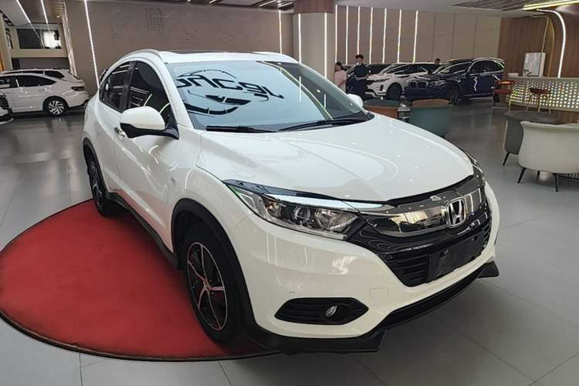 Used Honda Vezel 2020 1.5L CVT Pioneer Edition Front Right 45 Deg