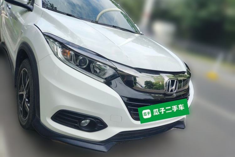 Used Honda Vezel 2020 1.5L CVT Pioneer Edition Front Right 45 Deg