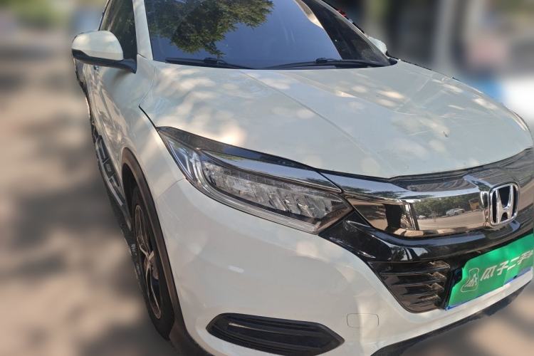 Used Honda Vezel 2020 1.5L CVT Luxury Edition Front Right 45 Deg