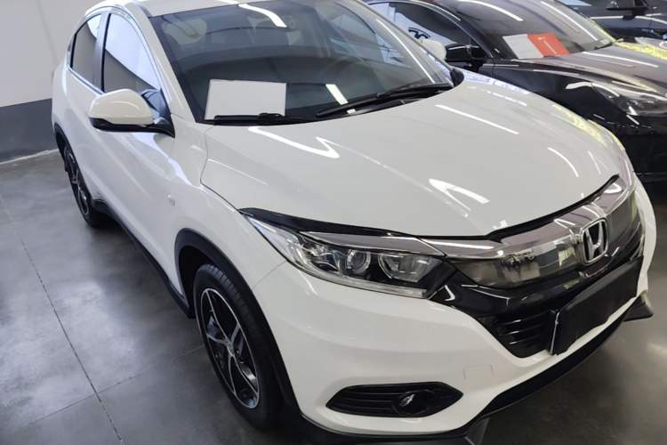 Used Honda Vezel 2020 1.5L CVT Pioneer Edition Front Right 45 Deg