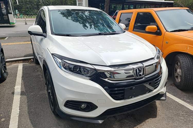 Used Honda Vezel 2020 1.5L CVT Pioneer Edition Front Right 45 Deg