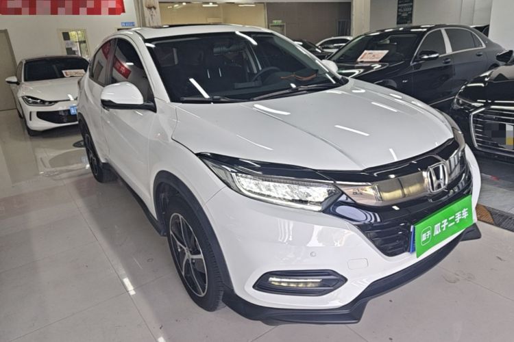 Used Honda Vezel 2020 1.5L CVT Luxury Edition Front Right 45 Deg
