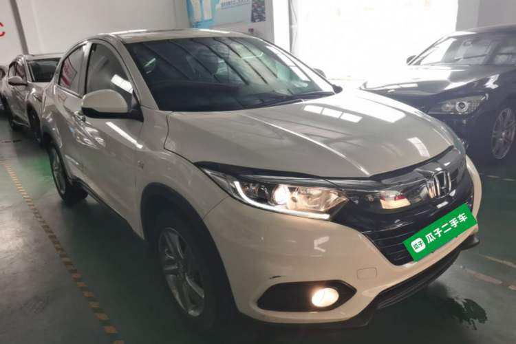 Used Honda Vezel 2020 1.5L CVT Elite Edition Front Right 45 Deg