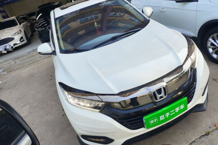 Used Honda Vezel 2020 1.5L CVT Luxury Edition Front Right 45 Deg