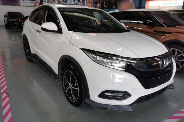 Used Honda Vezel 2020 220 TURBO CVT Luxury Edition Front Right 45 Deg
