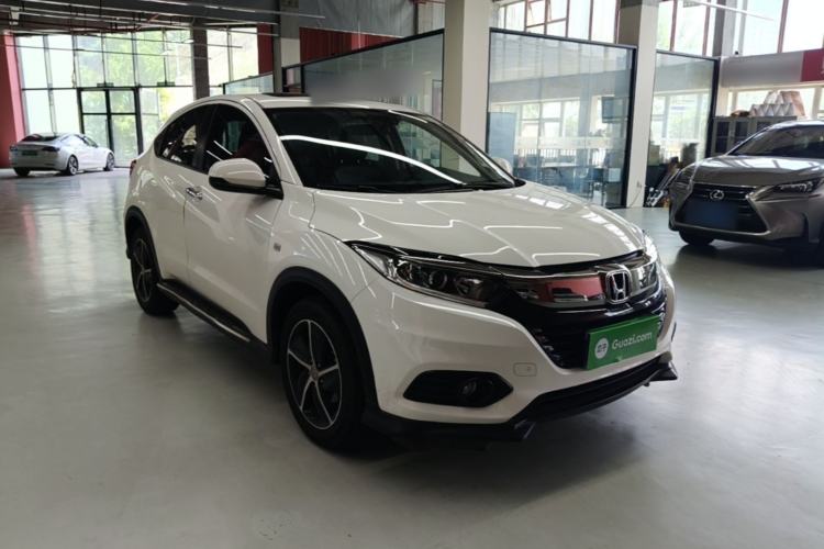 Used Honda Vezel 2020 1.5L CVT Pioneer Edition Front Right 45 Deg