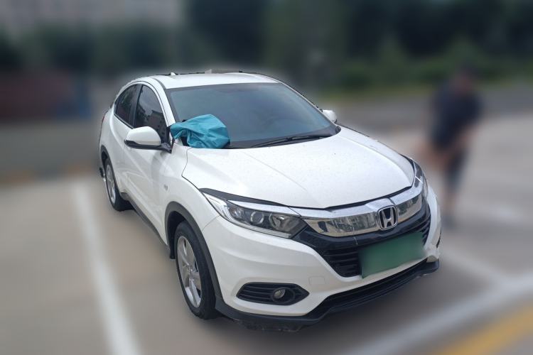 Used Honda Vezel 2020 220 TURBO CVT Elite Edition Front Right 45 Deg