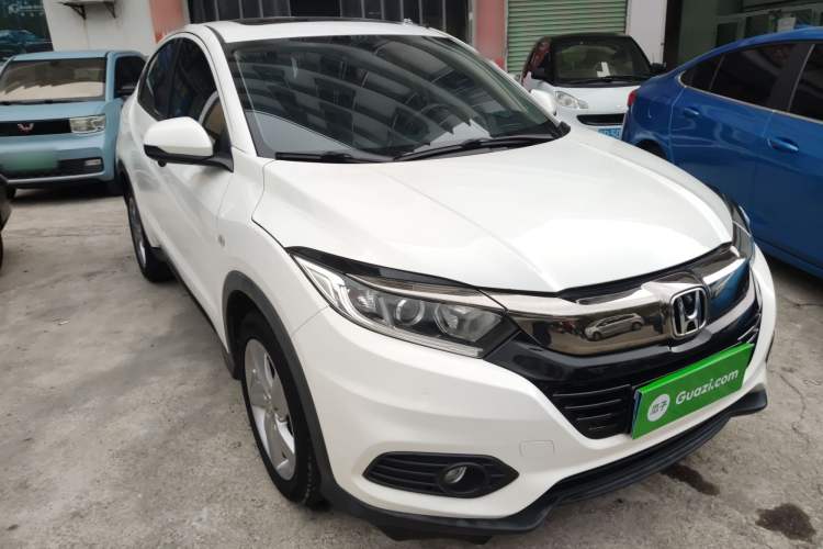 Used Honda Vezel 2020 1.5L CVT Elite Edition Front Right 45 Deg