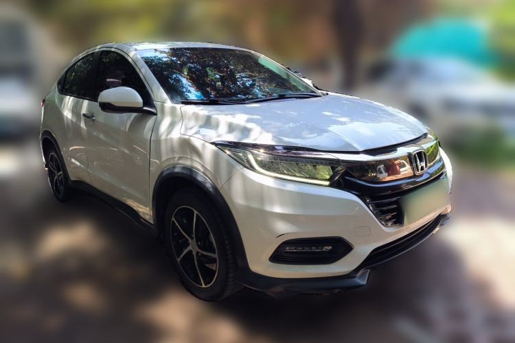 Used Honda Vezel 2020 1.5L CVT Luxury Edition Front Right 45 Deg