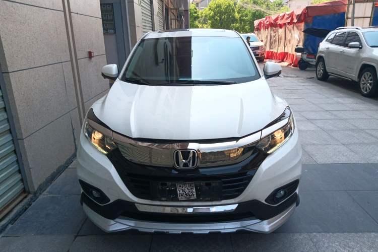 Used Honda Vezel 2020 1.5L CVT Pioneer Edition Front