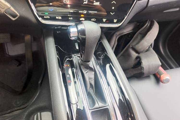 Used Honda Vezel 2020 220 TURBO CVT Elite Edition Gear Lever
