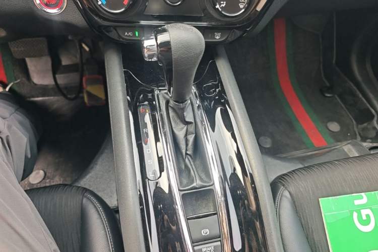 Used Honda Vezel 2020 1.5L CVT Luxury Edition Gear Lever