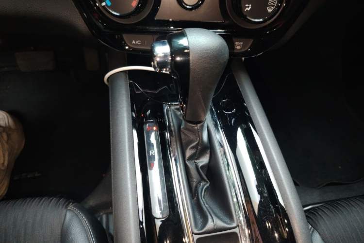 Used Honda Vezel 2020 1.5L CVT Pioneer Edition Gear Lever
