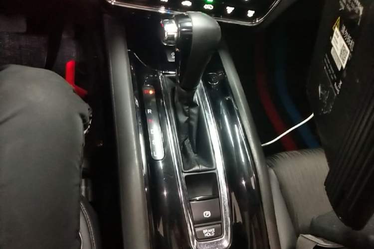 Used Honda Vezel 2020 220 TURBO CVT Luxury Edition Gear Lever