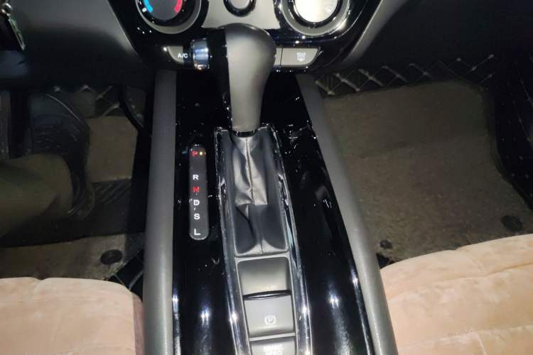 Used Honda Vezel 2020 1.5L CVT Pioneer Edition Gear Lever