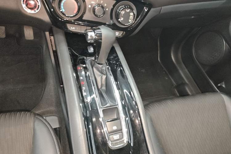 Used Honda Vezel 2020 1.5L CVT Luxury Edition Gear Lever