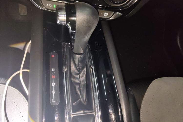 Used Honda Vezel 2020 1.5L CVT Pioneer Edition Gear Lever
