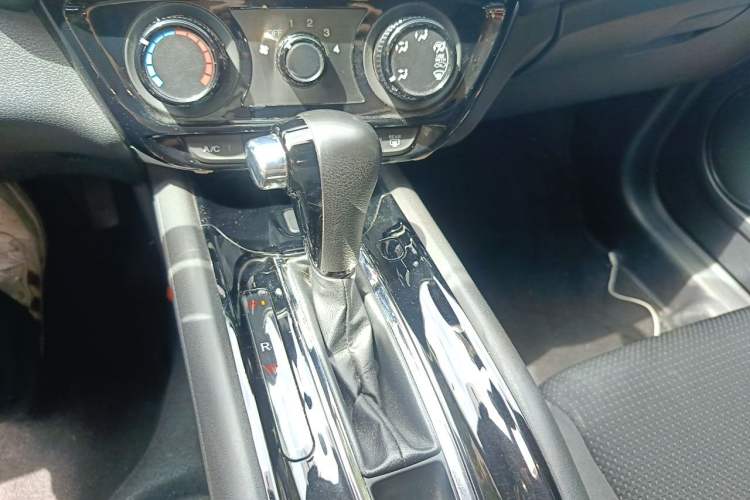Used Honda Vezel 2020 1.5L CVT Elite Edition Gear Lever