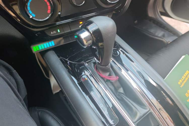 Used Honda Vezel 2020 1.5L CVT Pioneer Edition Gear Lever