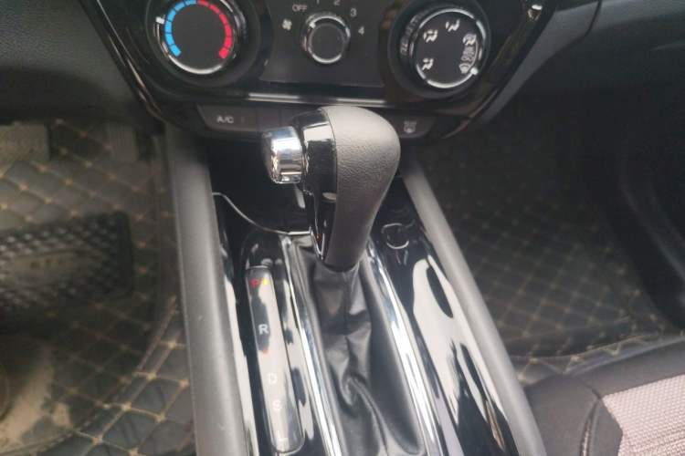 Used Honda Vezel 2020 1.5L CVT Elite Edition Gear Lever