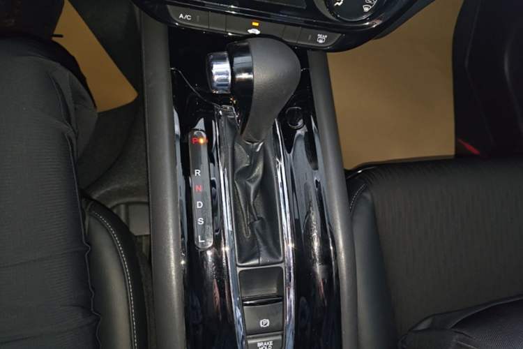 Used Honda Vezel 2020 1.5L CVT Pioneer Edition Gear Lever