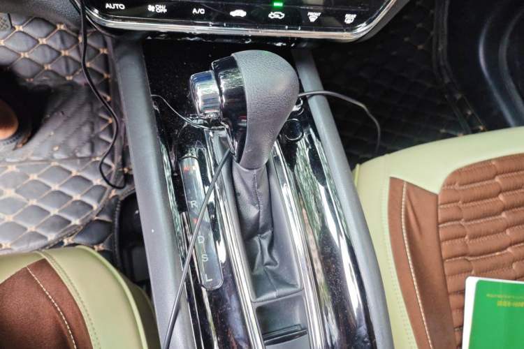 Used Honda Vezel 2020 220 TURBO CVT Elite Edition Gear Lever