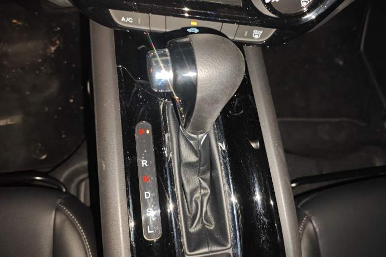 Used Honda Vezel 2020 1.5L CVT Pioneer Edition Gear Lever