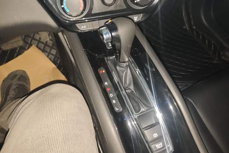 Used Honda Vezel 2020 1.5L CVT Pioneer Edition Gear Lever