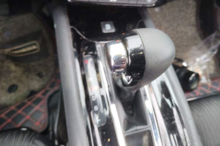 Used Honda Vezel 2020 1.5L CVT Pioneer Edition Gear Lever