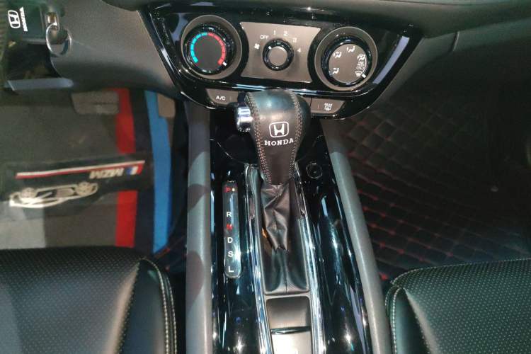 Used Honda Vezel 2020 1.5L CVT Elite Edition Gear Lever