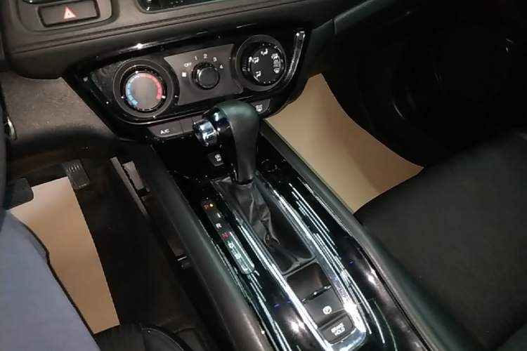 Used Honda Vezel 2020 1.5L CVT Pioneer Edition Gear Lever