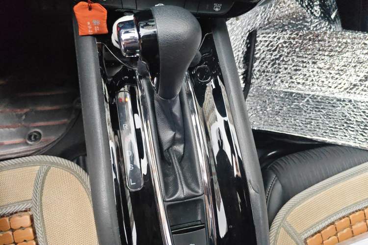 Used Honda Vezel 2020 1.5L CVT Luxury Edition Gear Lever