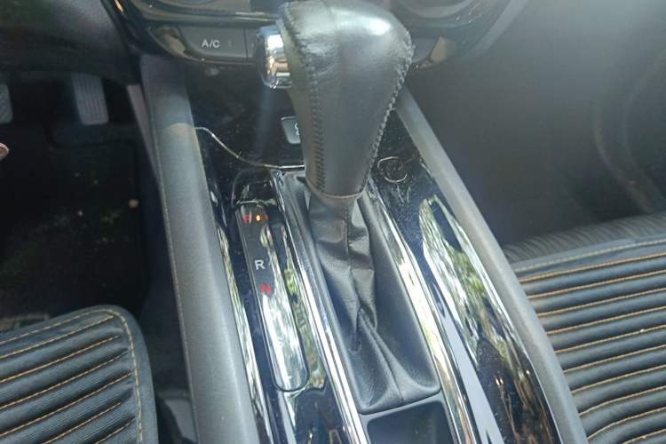 Used Honda Vezel 2020 1.5L CVT Pioneer Edition Gear Lever