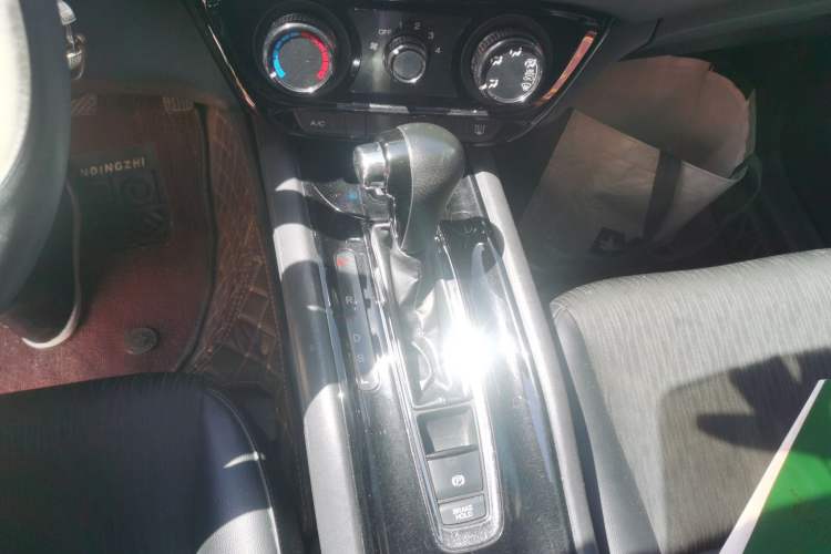Used Honda Vezel 2020 1.5L CVT Pioneer Edition Gear Lever