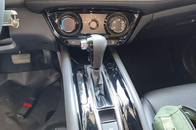 Used Honda Vezel 2020 1.5L CVT Pioneer Edition Gear Lever
