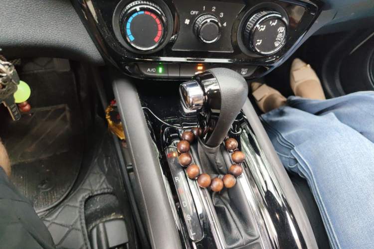 Used Honda Vezel 2020 1.5L CVT Pioneer Edition Gear Lever
