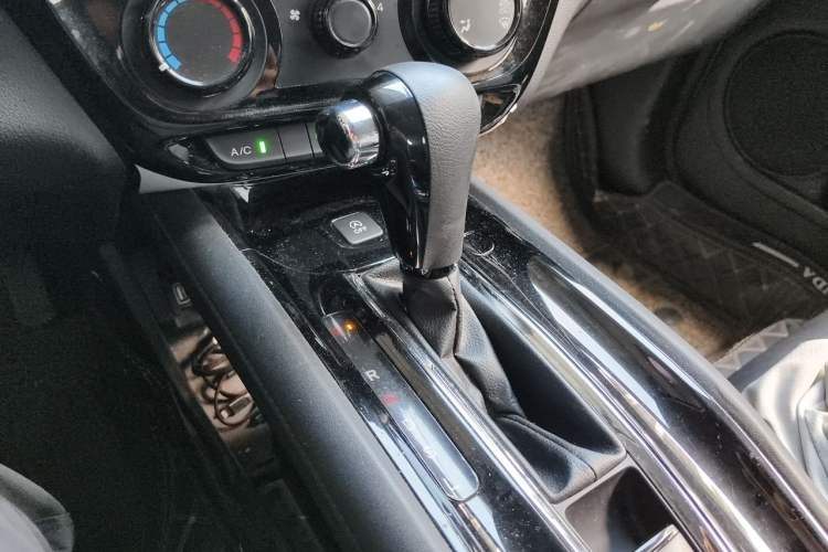 Used Honda Vezel 2020 1.5L CVT Pioneer Edition Gear Lever