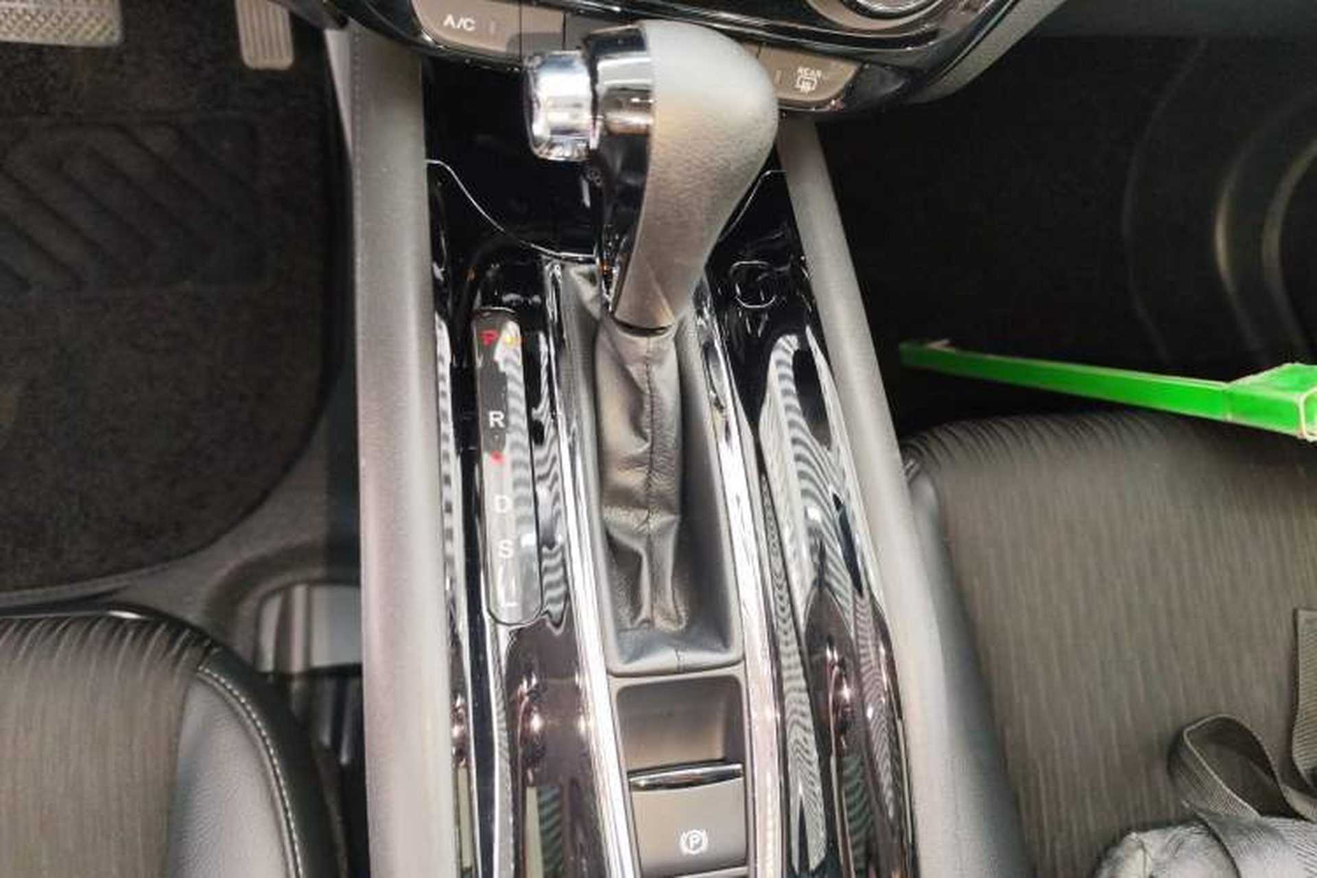 Used Honda Vezel 2020 1.5L CVT Pioneer Edition Gear Lever
