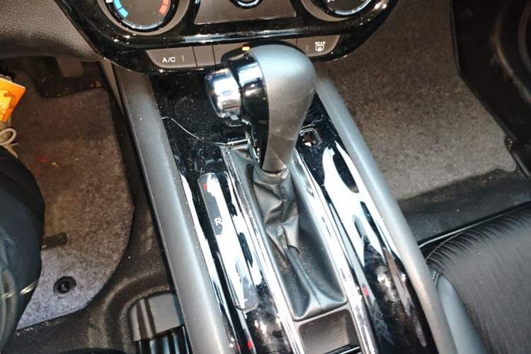 Used Honda Vezel 2020 1.5L CVT Pioneer Edition Gear Lever