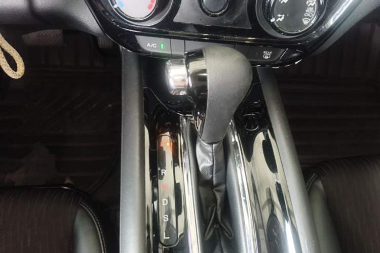 Used Honda Vezel 2020 1.5L CVT Pioneer Edition Gear Lever