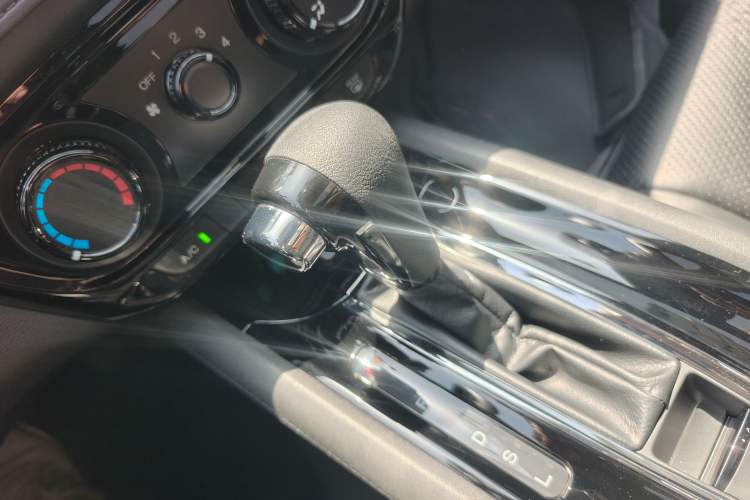 Used Honda Vezel 2020 1.5L CVT Pioneer Edition Gear Lever