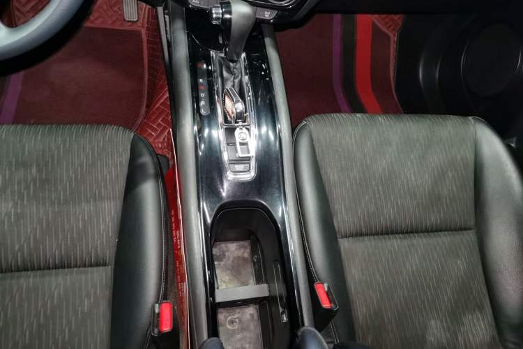 Used Honda Vezel 2020 1.5L CVT Luxury Edition Gear Lever
