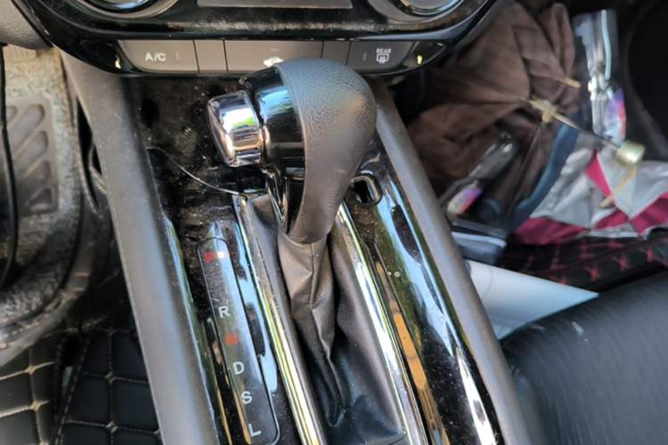 Used Honda Vezel 2020 1.5L CVT Pioneer Edition Gear Lever