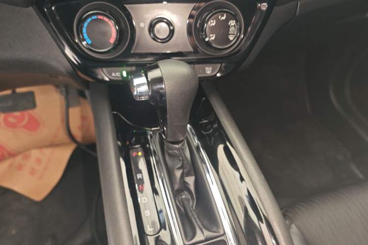 Used Honda Vezel 2020 1.5L CVT Pioneer Edition Gear Lever