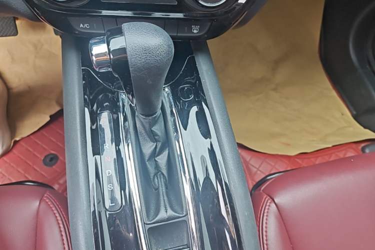 Used Honda Vezel 2020 1.5L CVT Elite Edition Gear Lever