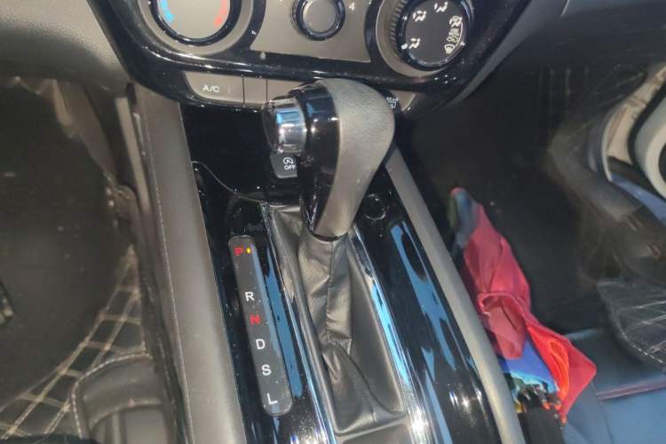 Used Honda Vezel 2020 1.5L CVT Elite Edition Gear Lever